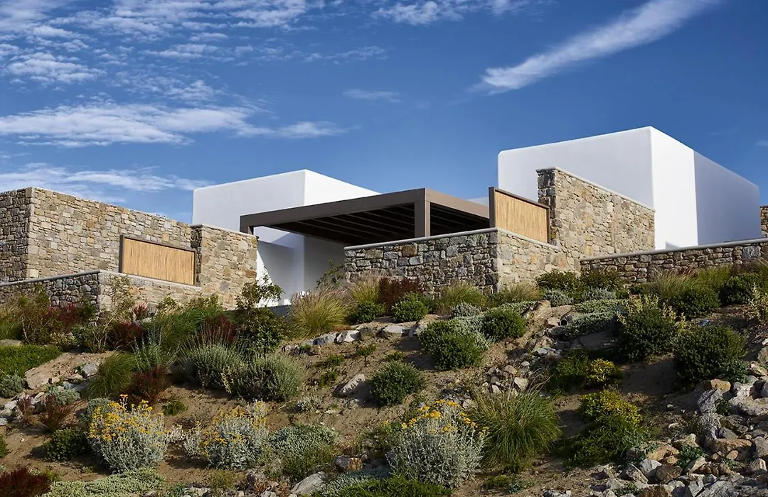 Bonzoe Suites & Villas-1